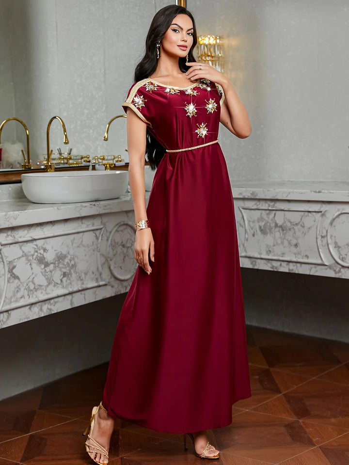 Une robe satinée, pensée pour vous sublimer