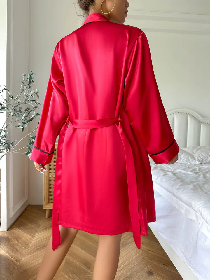 Un Pyjama Satiné pour un Confort Luxueux
