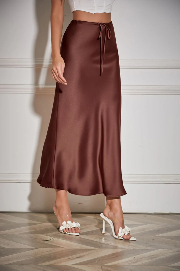 Un Satin D'Exception Pour Une Silhouette Sublimée